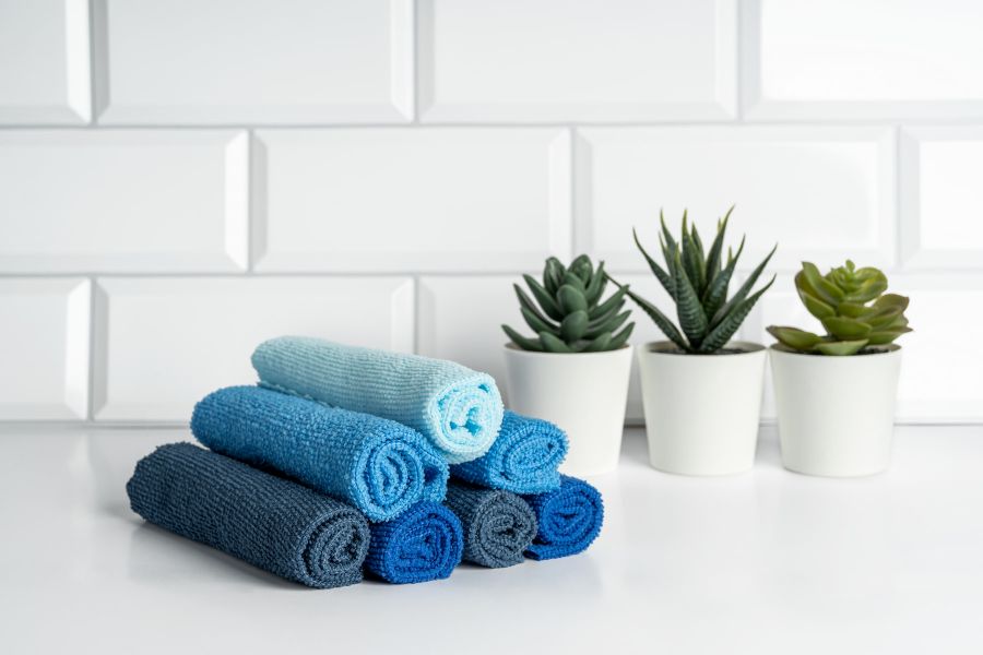 gerollte Handtücher für Massagebehandlung